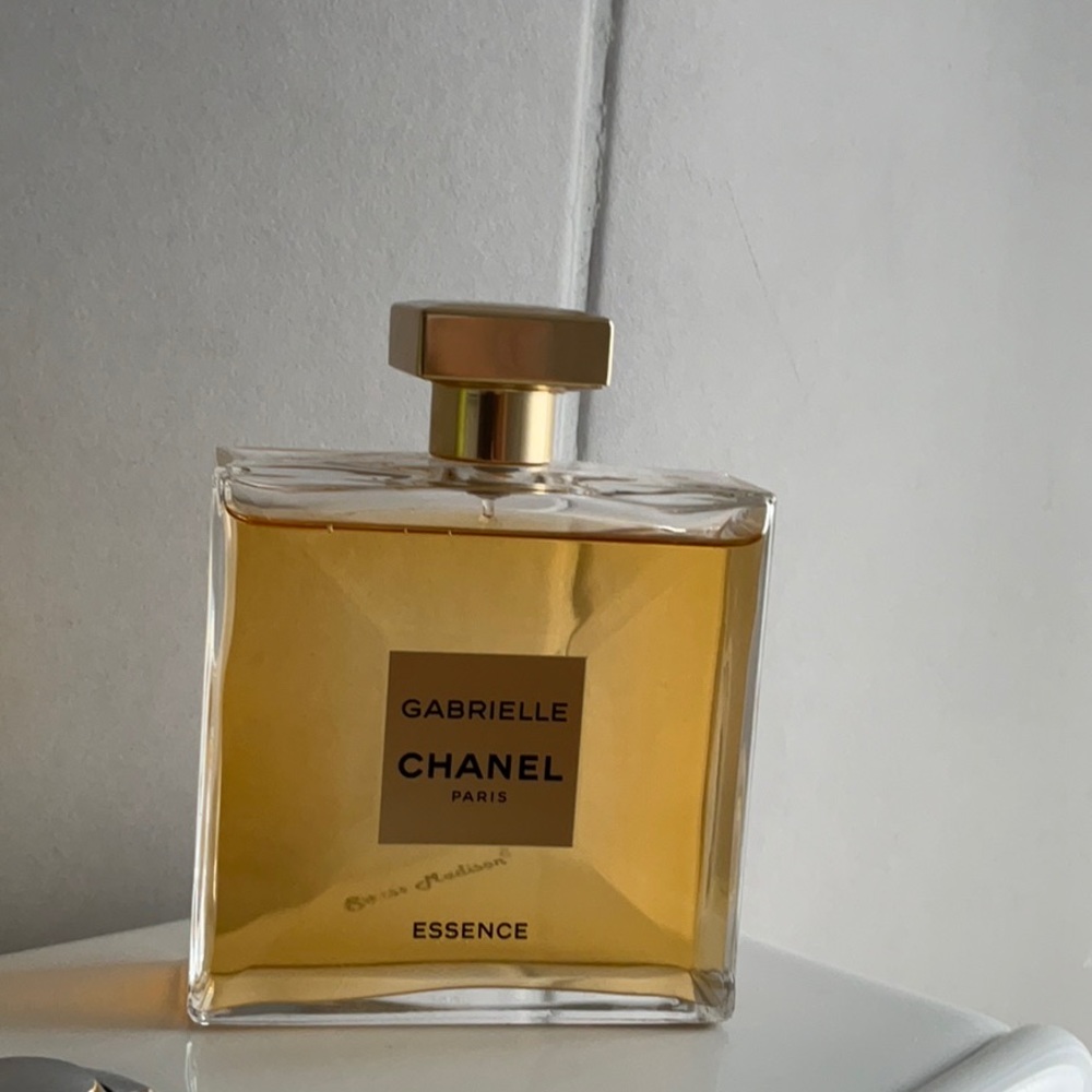 Chanel perfume Gabrielle Essence